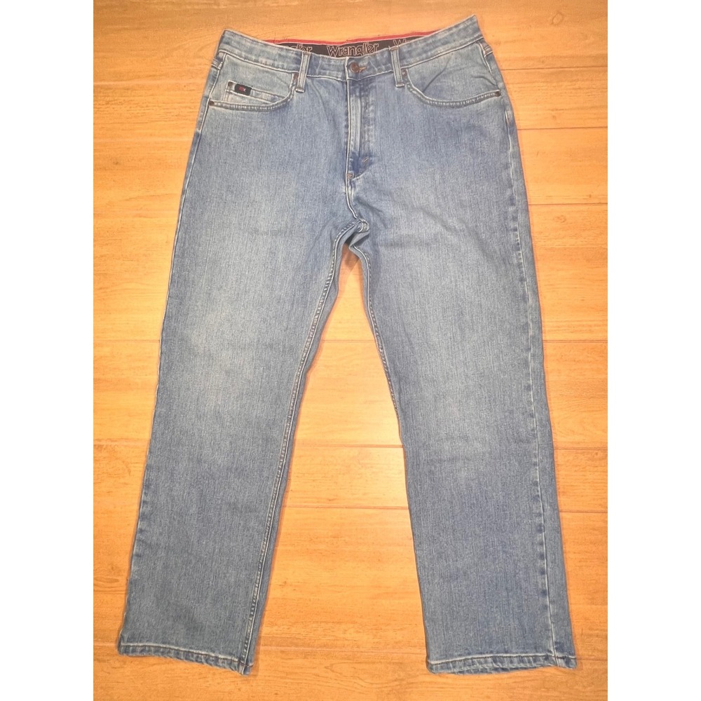 Wrangler Relaxed‎ Fit Jeans Mens 34x31 Light Wash Denim Straight Leg Pants